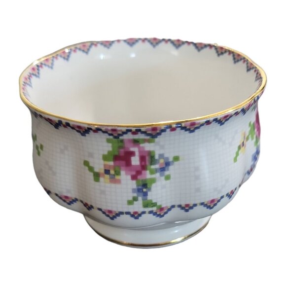 Vintage Royal Albert Petit Point Salt & Pepper, 2 Open Sugars English Bone China - Picture 6 of 9